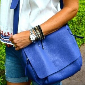 Elegant Blue Leather Shoulder Bag Peter Kent